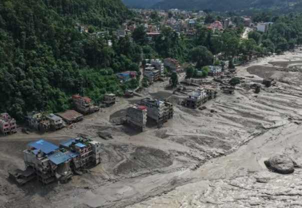 महालक्ष्मी नगरपालिकाले ३० लाख राहत उपलब्ध गराउँदै महालक्ष्मी नगरपालिकाले ३० लाख राहत उपलब्ध गराउँदै