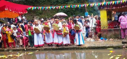 रत्नचुडेश्वर महादेव पोखरीमा दिनभर दर्शनार्थीको भीड