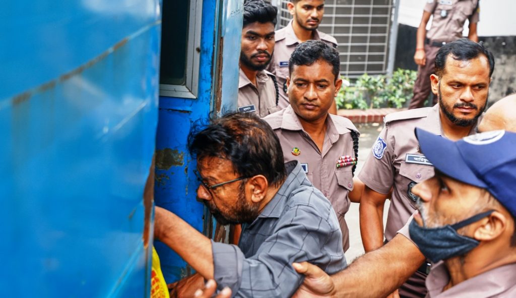 तीन पत्रकारलाई हिरासतमा राख्न आदेश