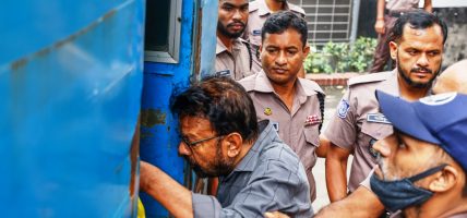 तीन पत्रकारलाई हिरासतमा राख्न आदेश