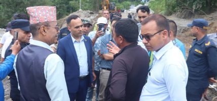 मन्त्री डा तिमिल्सिनाद्वारा घाइतेको अवस्था जानकारी