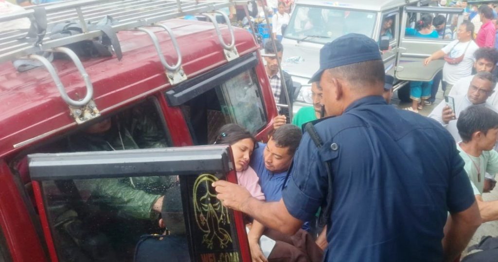 ट्याक्टर दुर्घटनामा ३४ जना घाइते, २० जनालाई थप उपचारका लागि काठमाडौँ पठाइयो