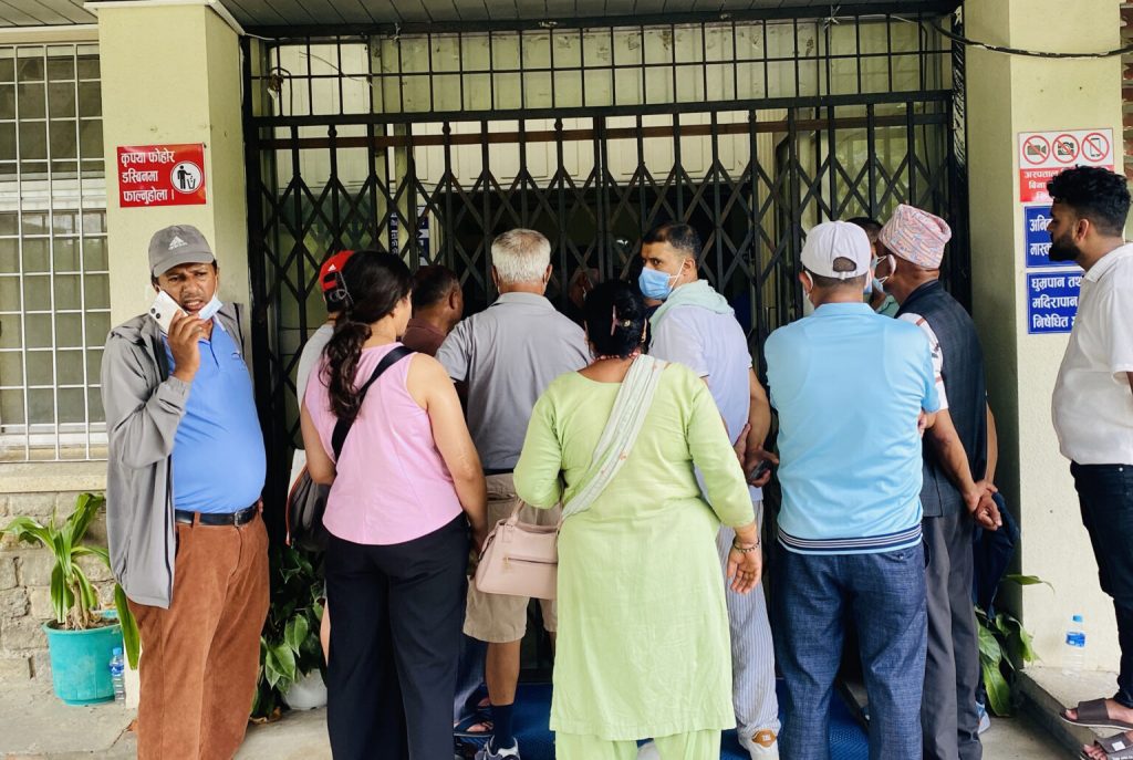 रक्षाबन्धनः बाढीपछि सम्पर्कविहीन भएका दाई खोजिरहेकी सीता