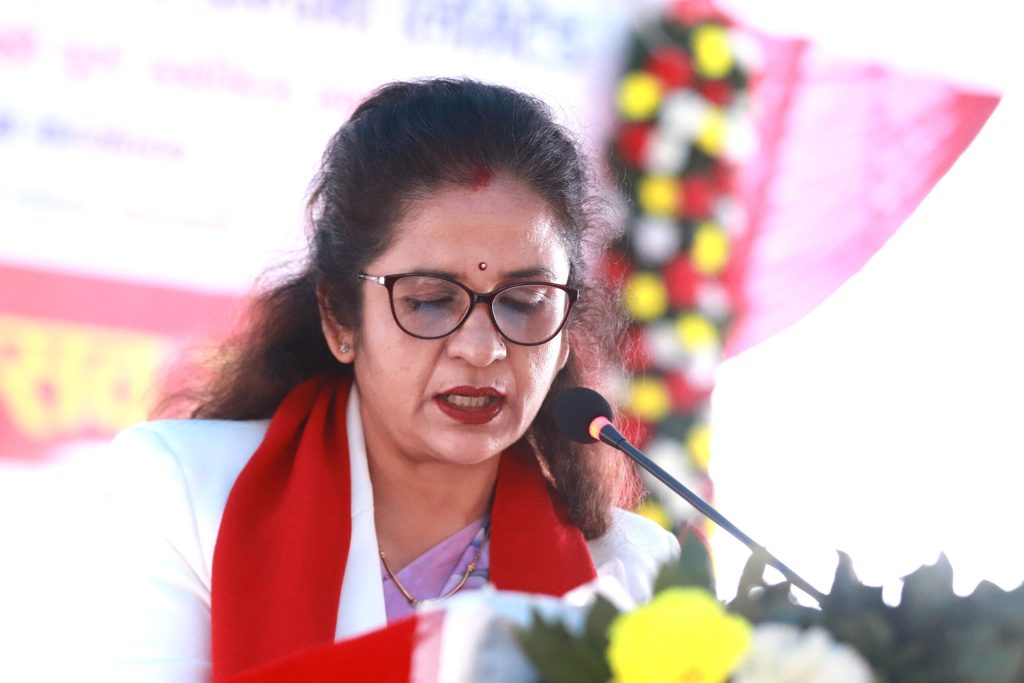 दुर्गम क्षेत्रमा नियमित खाद्यान्न आपूर्ति