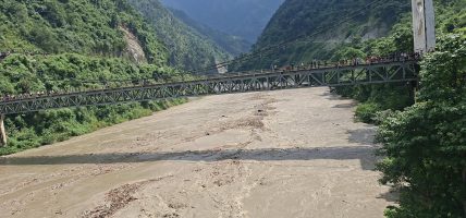 त्रिशूलीको बाढीले फुर्केखोला पुल बगायो