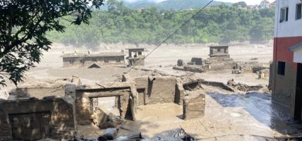 भोटेकोशी बाढीः सम्पर्कविहीन घर फर्किने आशामा