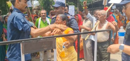 धनुषामा मिटरब्याजी पीडित महिलाद्वारा आत्मदाहको प्रयास