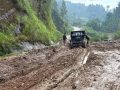 पहिरो र बाढीले देशका विभिन्न स्थानका सडक अवरुद्ध