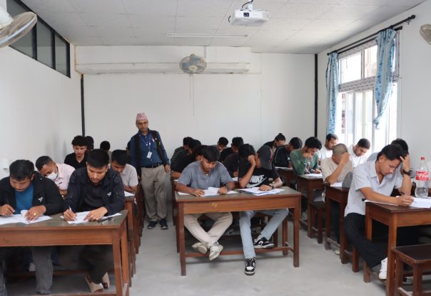 डिप्लोमा इन्जिनियरहरूको रोजाइमा नेपाल इन्जिनियरिङ कलेजको विडिएच, ४८ सिटका लागि एक सयभन्दा बढीको प्रतिस्पर्धा डिप्लोमा इन्जिनियरहरूको रोजाइमा नेपाल इन्जिनियरिङ कलेजको विडिएच, ४८ सिटका लागि एक सयभन्दा बढीको प्रतिस्पर्धा