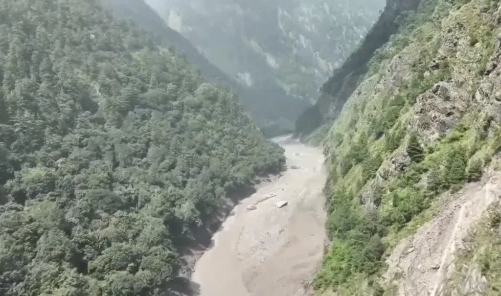 चीनले चिरोङ क्षेत्रमा राष्ट्रिय डाटा सेन्टरहरूद्वारा उद्धारका लागि आपत्कालीन सेवा उपलब्ध गराउने