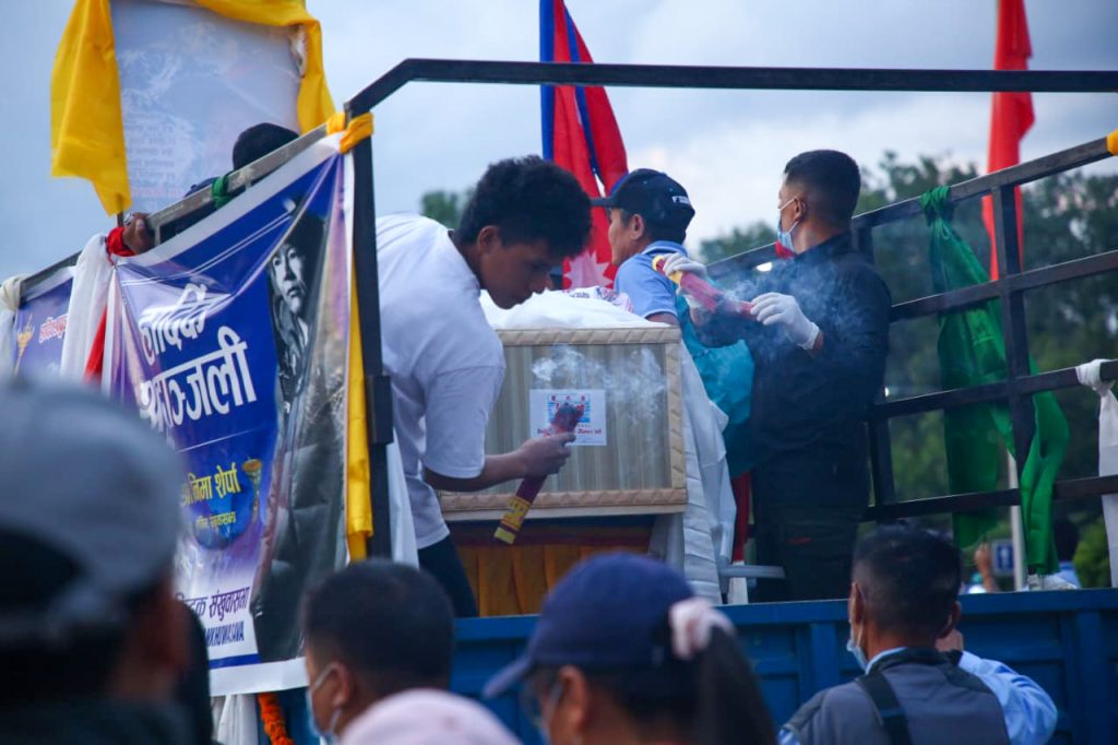 आरोहण क्रममा ज्यान गुमाएका तीन आरोहीको शव ल्याइयाे