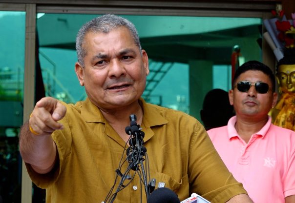 दुर्गा प्रसाईँलाई तीन दिन थुनामा राखेर अनुसन्धान गर्न अनुमति दुर्गा प्रसाईँलाई तीन दिन थुनामा राखेर अनुसन्धान गर्न अनुमति