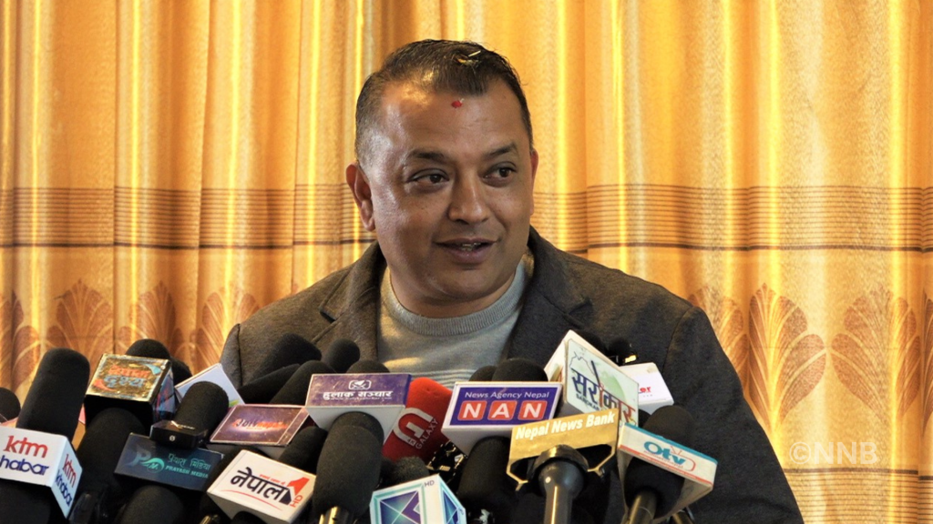 विपद्का बेला सरकारलाई साथ दिन्छौँ, कमजोरी औँल्याउनु पनि हाम्रो कर्तव्य हो : गगन थापा