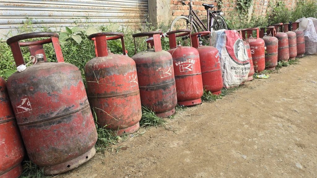 आयोगद्वारा एलपी ग्यास आपूर्तिलाई सहज बनाउ आग्रह