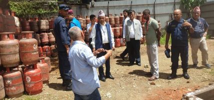 पोखरामा ग्यासको अभाव, उपभोक्ताको सञ्चित गर्ने प्रवृत्तिले समस्या
