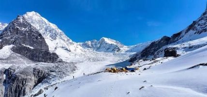 विचारः हिमाल चढ्ने रहर, सुरक्षित फर्कने चुनौती