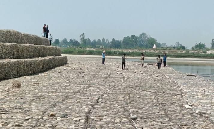 महाकाली नदीमा एक हजार २२० मिटर तटबन्ध निर्माण