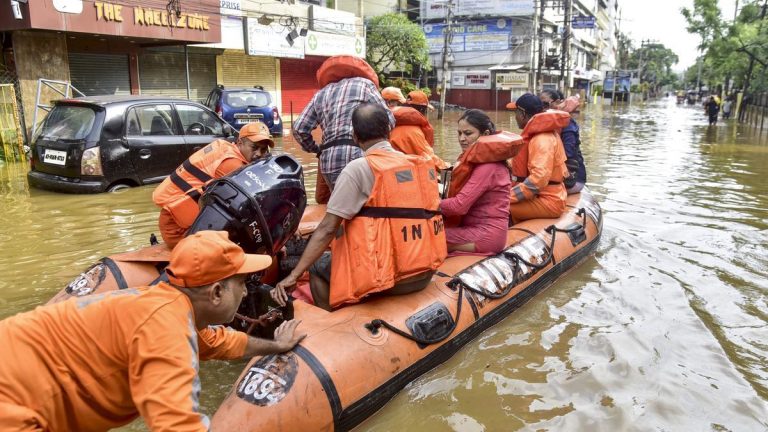 भारतमा मनसुनी बाढी र पहिरोका कारण जुलाईदेखि एक सय जनाको मृत्यु