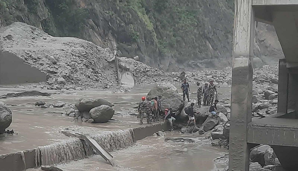 भोटेकोशी बाढीः मृतकको सङ्ख्या ७३४ पुग्यो, दुई हजार ६९९ जनाको उद्धार