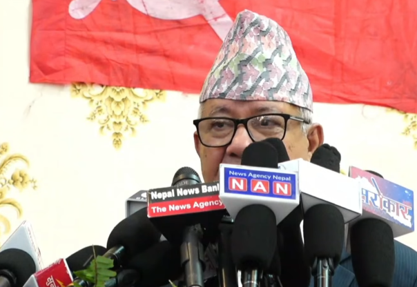 नेताको चाकडी होइन, नीति र सिद्धान्तमा जोड दिनुपर्छ : माधव नेपाल नेताको चाकडी होइन, नीति र सिद्धान्तमा जोड दिनुपर्छ : माधव नेपाल