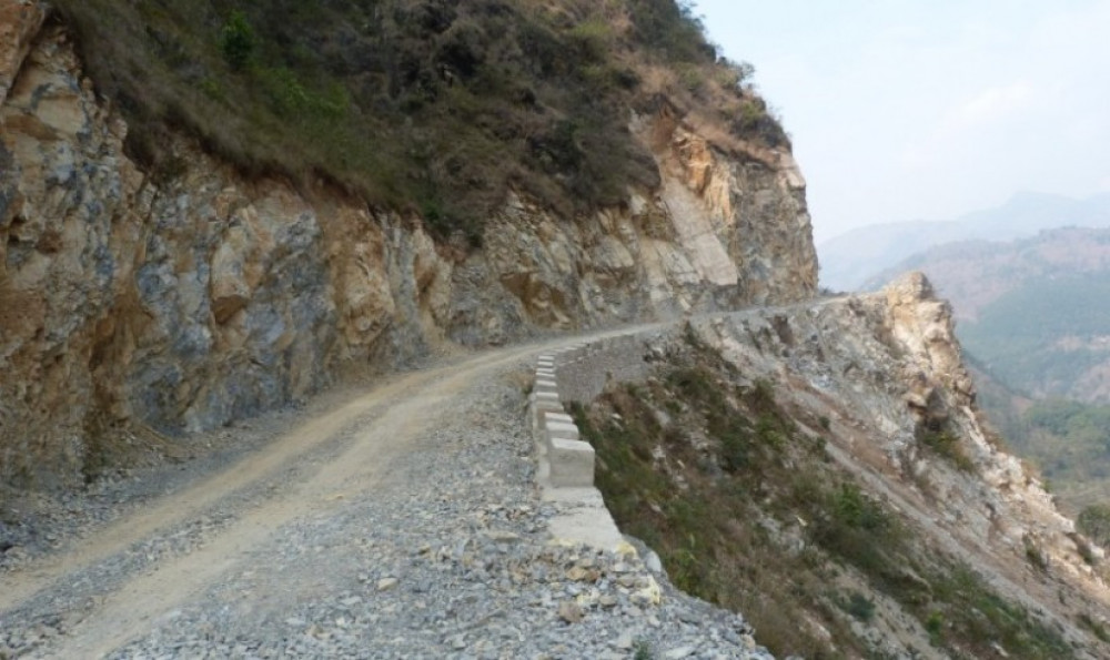 कालीगण्डकी करिडोर र मध्यपहाडी लोकमार्ग अवरूद्ध