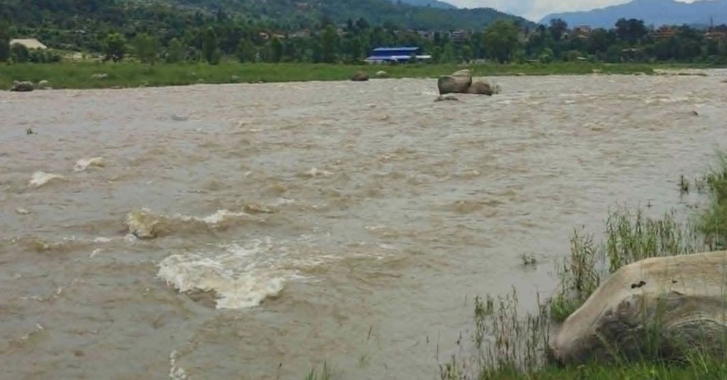 कर्रा खोलामा पुल नहुँदा स्थानीयलाई समस्या