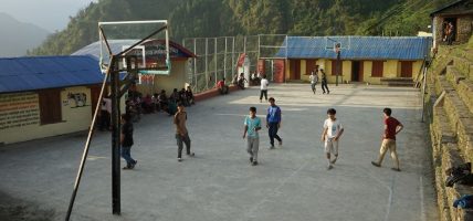 जनश्रमदानबाट खेलमैदान निर्माण गरिँदै