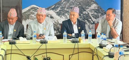 मुख्यमन्त्री कार्यालयमा आपत्कालीन बैठक सुरु, मुख्यमन्त्री थापाद्धारा सावधानी अपनाउन अनुरोध