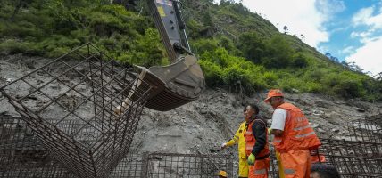 चीनको सिजाङमा पहिरोः नेपालीसहित २६१ विदेशीको अवस्था अज्ञात