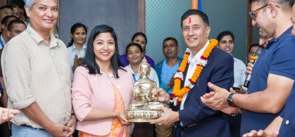 काठमाडौंका प्रमुख प्रशासकीय अधिकृत सरोज गुरागाईं सेवा निवृत्त, महानगरद्वारा बिदाइ