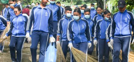 वार्षिकोत्सवको अवसरमा महानगर प्रहरीद्वारा स्वयम्भूनाथमा विशेष सरसफाइ