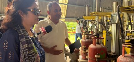 ग्यासको अभावः कम्पनी र डिपोमा उद्योग मन्त्रीको अनुगमन