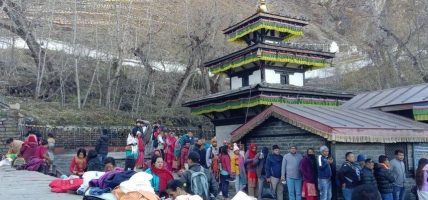 जनैपूर्णिमामा मुक्तिनाथ मन्दिरमा दर्शनार्थीको घुइँचो