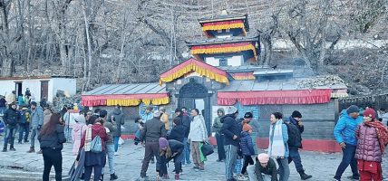 जनैपूर्णिमामा मुक्तिनाथ मन्दिरमा दर्शनार्थीको घुइँचो