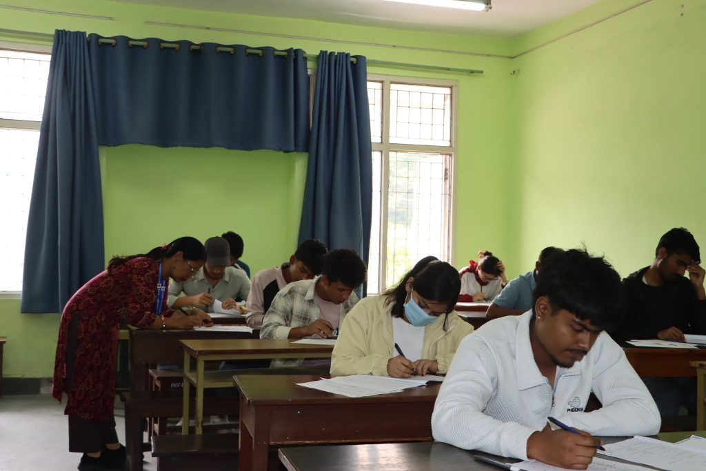 नेपाल इन्जिनियरिङ कलेज छात्रवृत्ति परीक्षामा पनि विद्यार्थीको घुईचो