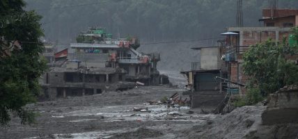 बाढीका कारण २७० जनाको मृत्यु, रसुवामा २८ प्रहरी अझै सम्पर्कविहीन