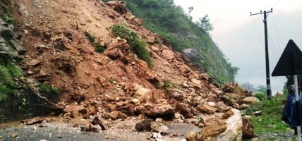 देशभर विभिन्न सात सडकखण्ड अवरुद्ध