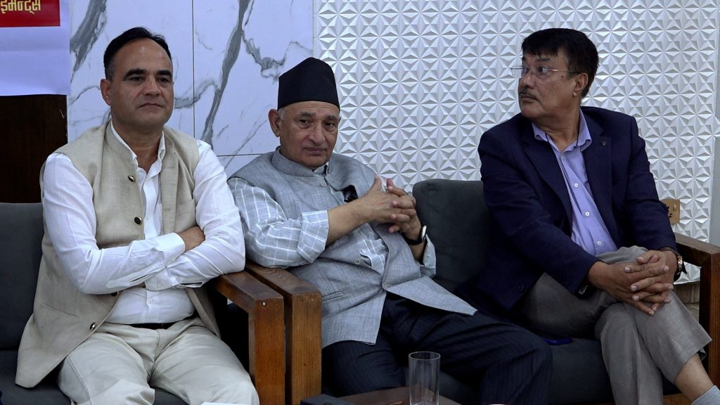 बदलिँदो समाज र विश्व परिवेशअनुसार दलहरू रुपान्तरित हुनुपर्छ : नैनसिंह महर