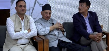 बदलिँदो समाज र विश्व परिवेशअनुसार दलहरू रुपान्तरित हुनुपर्छ : नैनसिंह महर