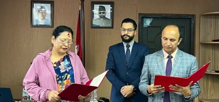 विश्वविद्यालय अनुदान आयोगका अध्यक्ष केसी र सचिव श्रेष्ठले लिए शपथ 