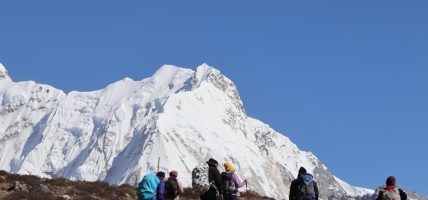 कञ्चनजङ्घा घुम्न आए एक हजार ३३१ विदेशी पर्यटक