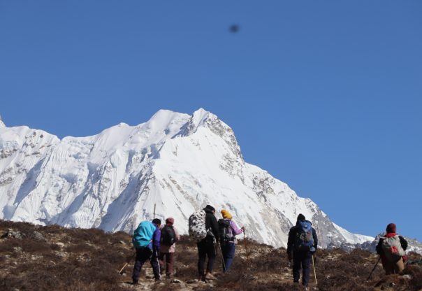 कञ्चनजङ्घा घुम्न आए एक हजार ३३१ विदेशी पर्यटक कञ्चनजङ्घा घुम्न आए एक हजार ३३१ विदेशी पर्यटक