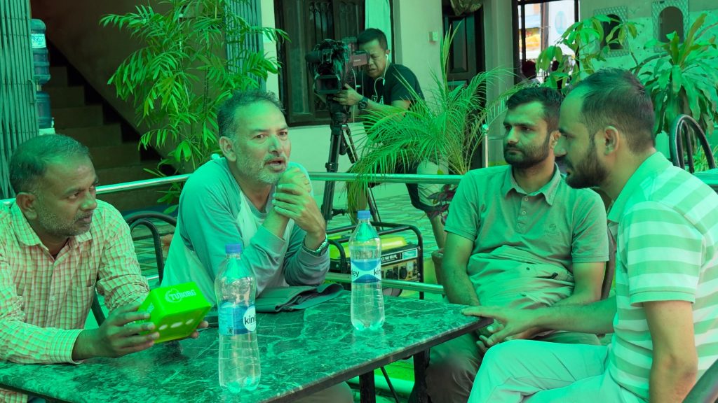 बाढीबाट ज्यान जोगाएका इन्जिनियरको अनुभव : ‘अगाडि बढ्न सकिन, पछाडि भीषण बाढी थियो’