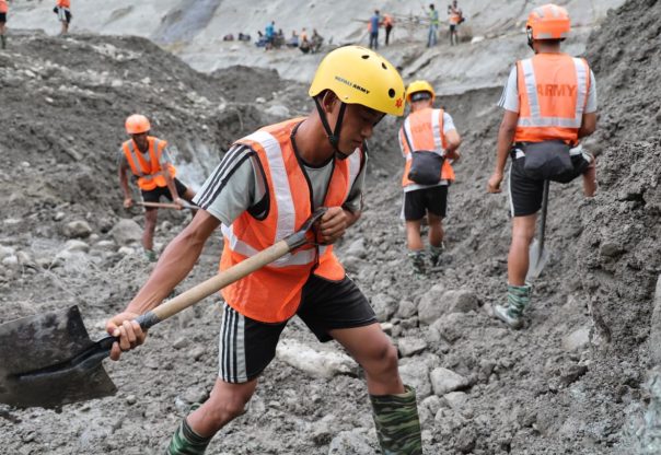 प्रतिकूल मौसमबिच माथिल्लो त्रिशूली– ३ ‘ए’ मा रातभर खटियो उद्धार टोली प्रतिकूल मौसमबिच माथिल्लो त्रिशूली– ३ ‘ए’ मा रातभर खटियो उद्धार टोली