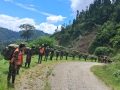 जाजरकोटमा सेनाले बोकेर पुर्यायो पहिरोपीडितका लागि राहत सामग्री जाजरकोटमा सेनाले बोकेर पुर्यायो पहिरोपीडितका लागि राहत सामग्री