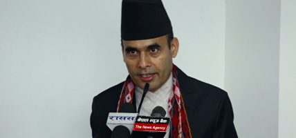 रसुवा र नुवाकोटका नदी तटीय क्षेत्रका नागरिकलाई उच्च सतर्कता अपनाउन सञ्चारमन्त्रीको आग्रह