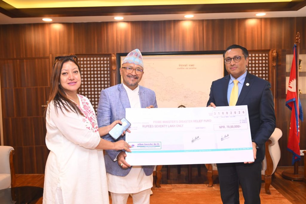 भोटेकोशी बाढीपीडितका लागि सांग्रिला डेभलपमेन्ट बैंकको ७० लाख सहयोग
