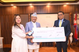 भोटेकोशी बाढीपीडितका लागि सांग्रिला डेभलपमेन्ट बैंकको ७० लाख सहयोग