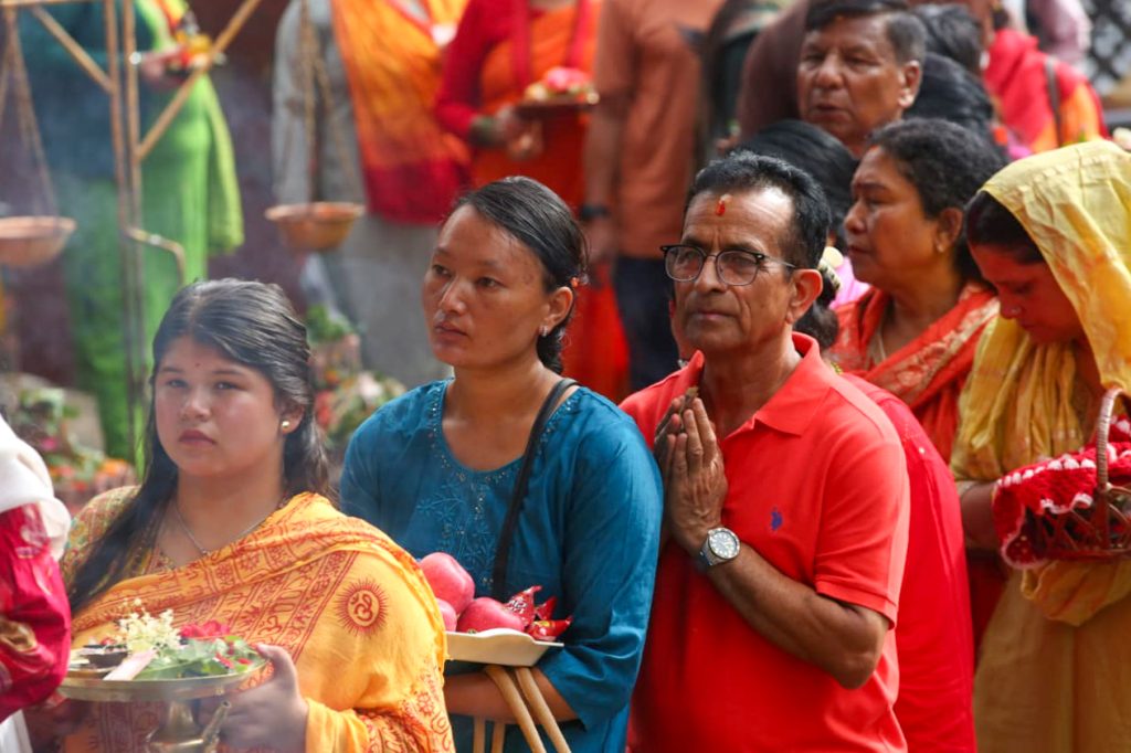 श्रावणको अन्तिम सोमबार: गोकर्णेश्वर महादेव मन्दिरमा भक्तजनको घुइँचो