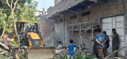 जनकपुरका पोखरीलाई अतिक्रमणमुक्त बनाउन डोजर चलाइयो